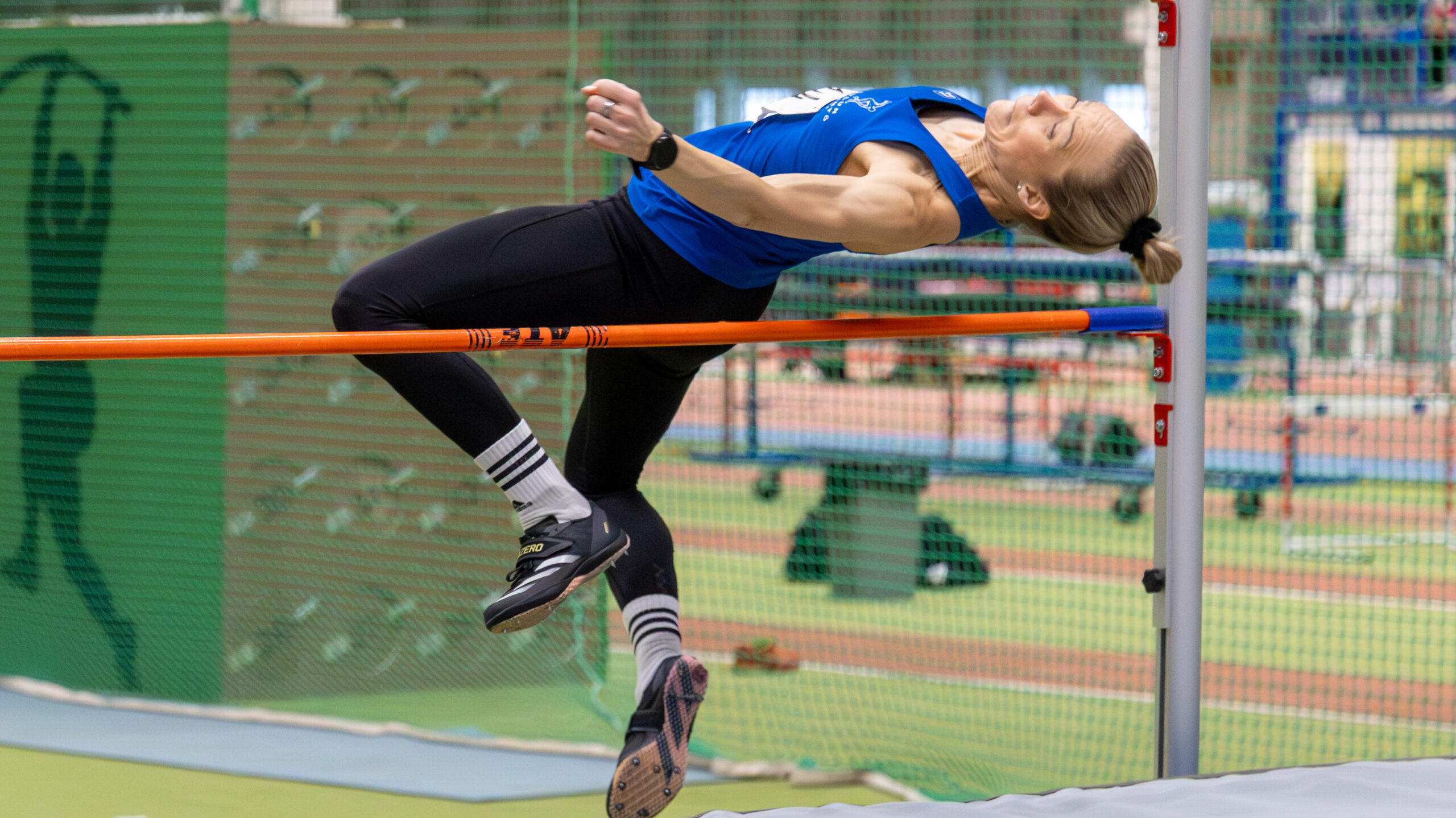 Henna Anunti hyppää korkeutta